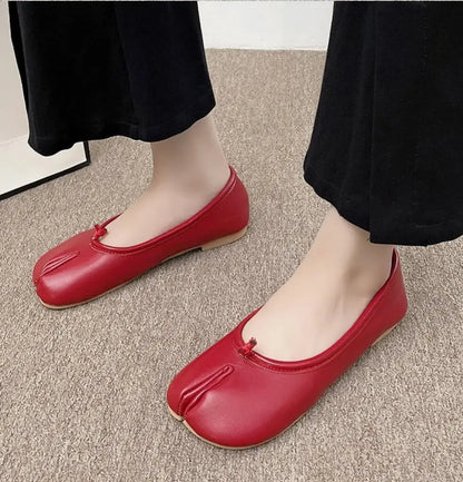 Women's split-toe tabi ballet flats with knot detail