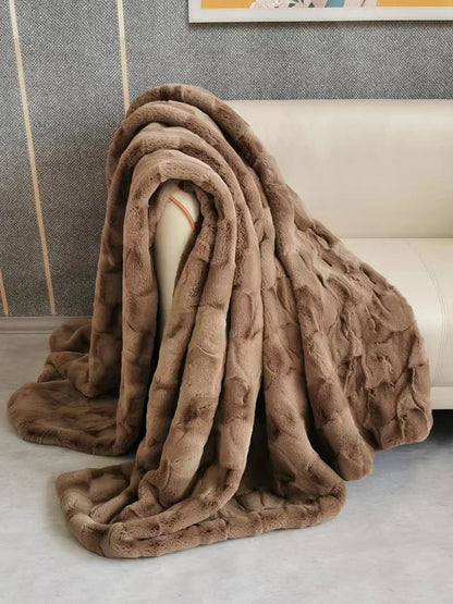 Faux fur throw blanket with double-layer Raschel knit