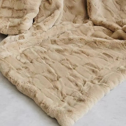 Faux fur throw blanket with double-layer Raschel knit