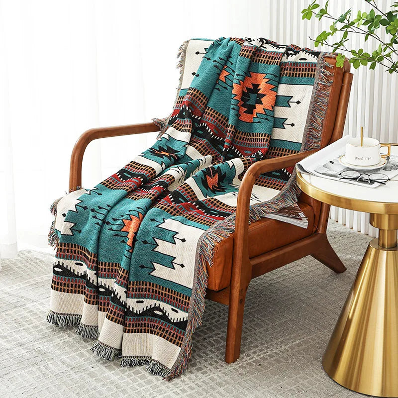 Cotton Polyester Throw Blanket With Geometric Pattern