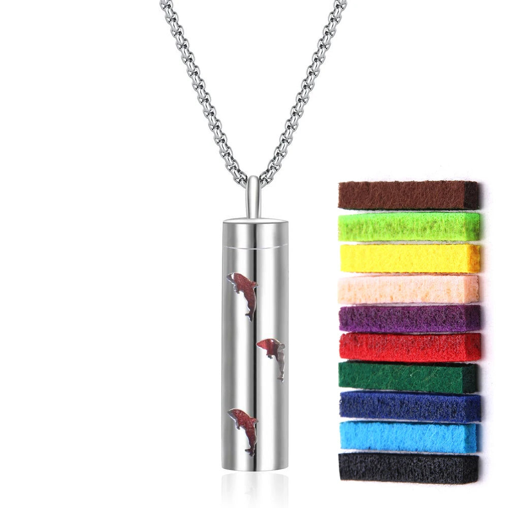 Aromatherapy diffuser necklace with geometric locket pendant