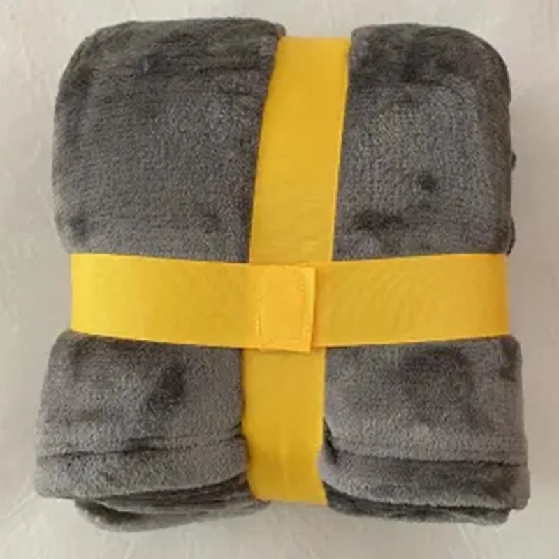 Women's Polyester Hooded Blanket with Kangaroo Pocket and Fleece Texture One Size