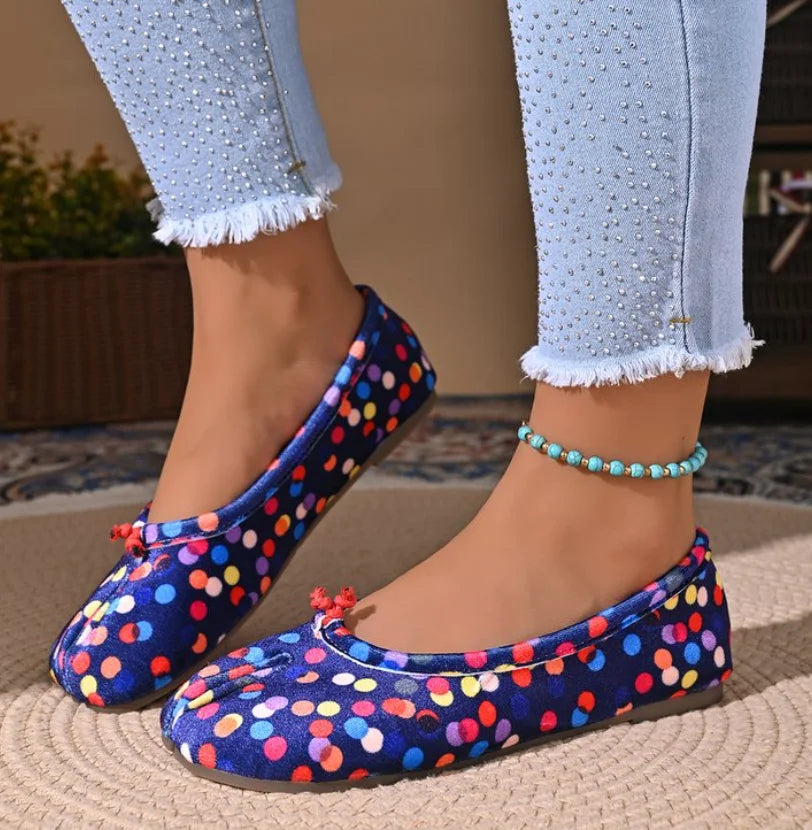 Women's split-toe tabi ballet flats with knot detail