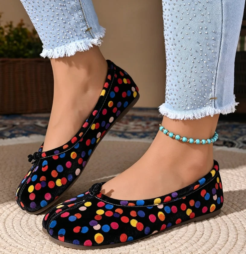 Women's split-toe tabi ballet flats with knot detail
