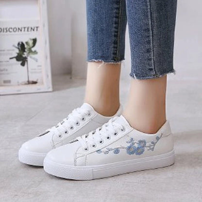 New 2026 Designer Shoes Women Running Spring Autumn Fashion White Breathable Embroidered Flower Lace-Up Casual Sneakers Zapatos De Mujer