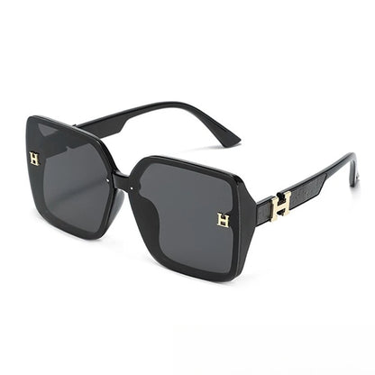 Lightweight Sunglasses With UV400 Protection For Women Resort Ready