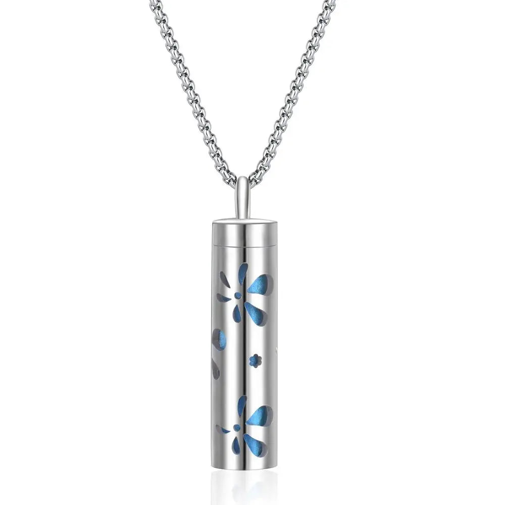 Aromatherapy diffuser necklace with geometric locket pendant