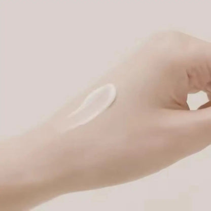 Hydrating Cream With Hyaluronic Acid And Black Rice For Even Tone