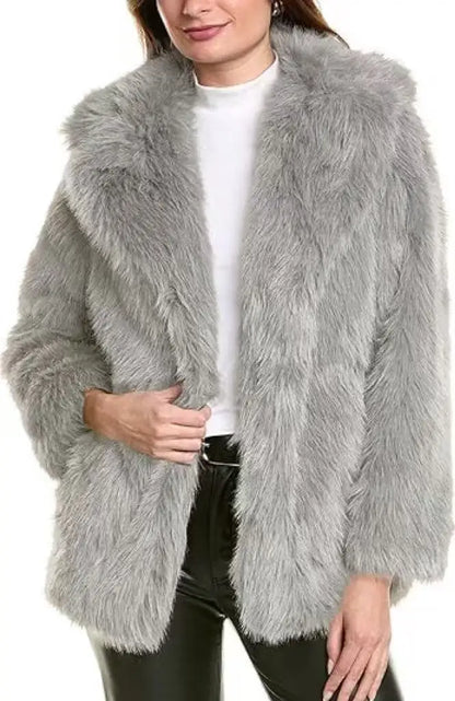 Women's winter coat with a soft faux-fur collar