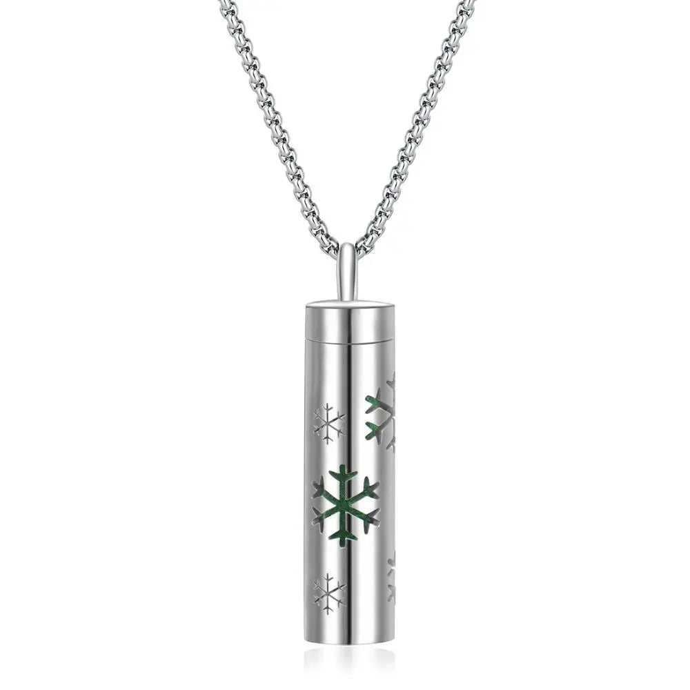 Aromatherapy diffuser necklace with geometric locket pendant