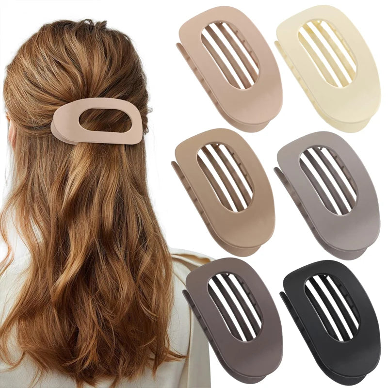 Leopard Claw Clip with Spoon Shape for Secure Hold and Smooth Glide