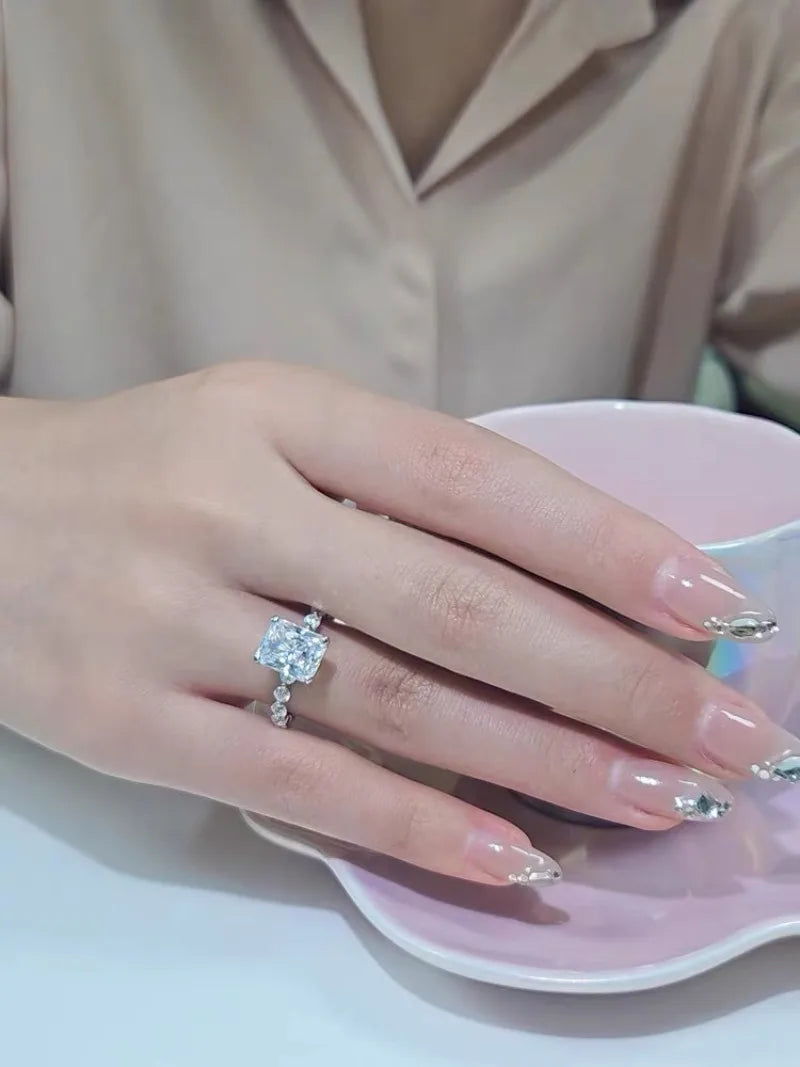 Sparkling Promise Ring with Zircon in Sterling Silver for Women