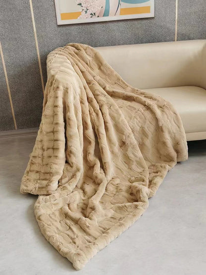 Faux fur throw blanket with double-layer Raschel knit