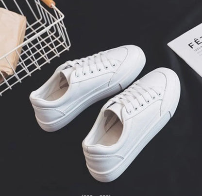 New 2026 Designer Shoes Women Running Spring Autumn Fashion White Breathable Embroidered Flower Lace-Up Casual Sneakers Zapatos De Mujer