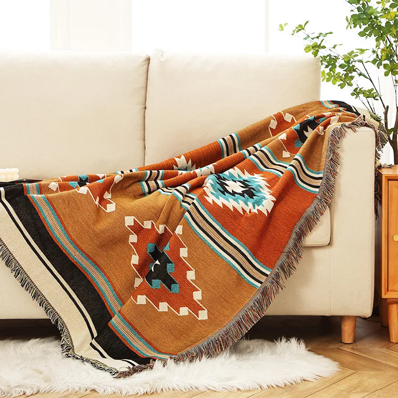 Cotton Polyester Throw Blanket With Geometric Pattern