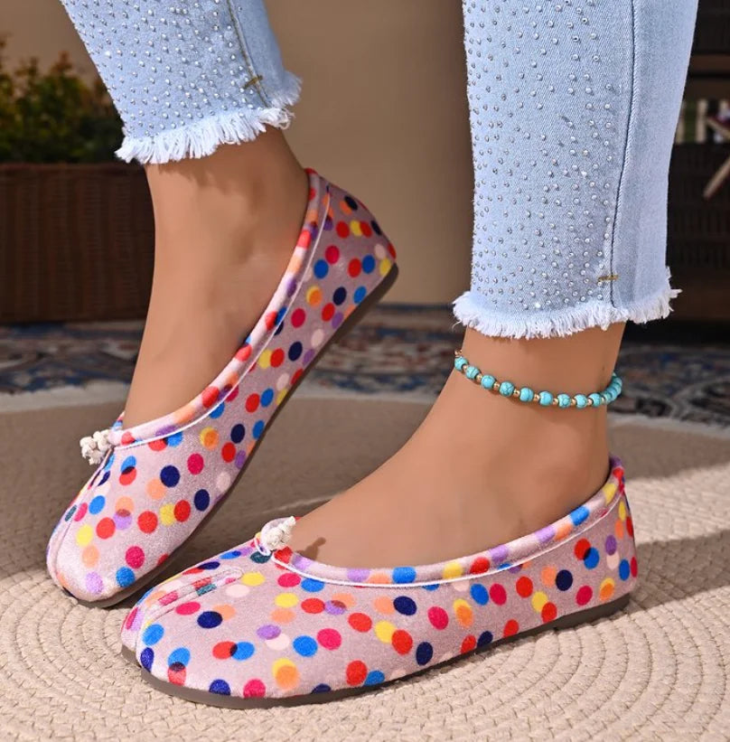 Women's split-toe tabi ballet flats with knot detail