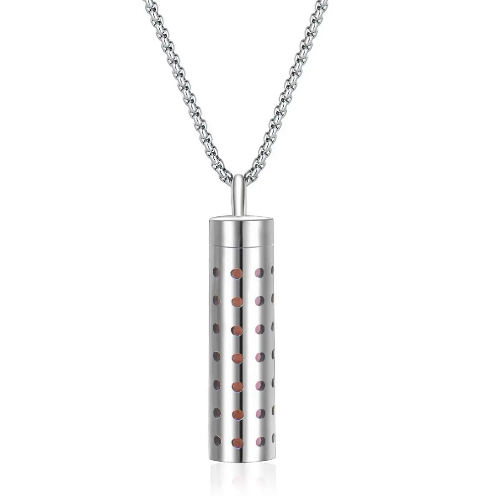 Aromatherapy diffuser necklace with geometric locket pendant