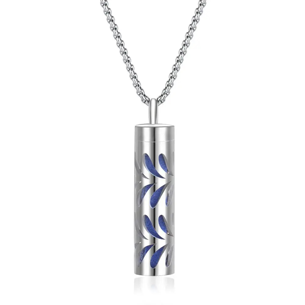 Aromatherapy diffuser necklace with geometric locket pendant