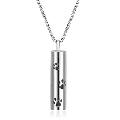 Aromatherapy diffuser necklace with geometric locket pendant