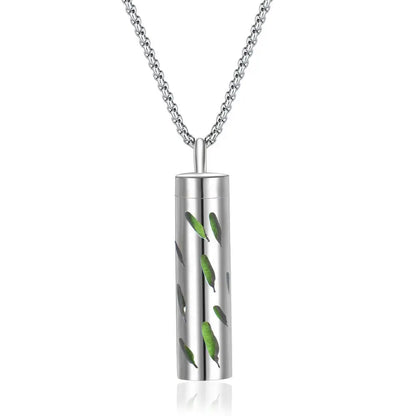 Aromatherapy diffuser necklace with geometric locket pendant