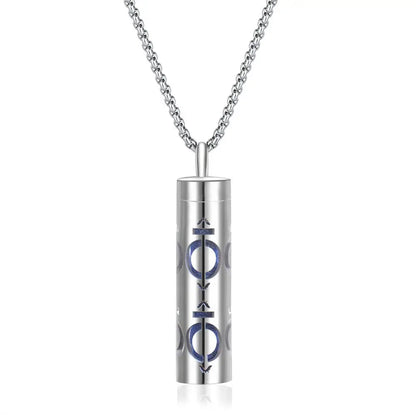 Aromatherapy diffuser necklace with geometric locket pendant