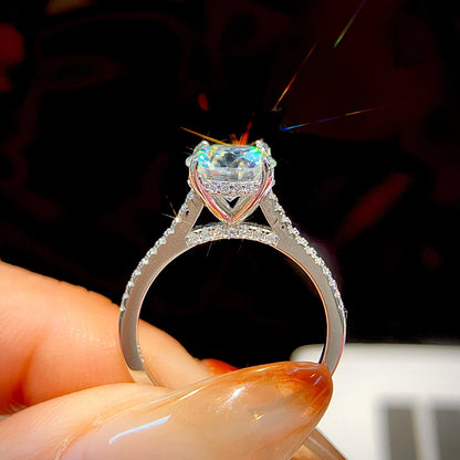 Sparkling Ring with 925 Sterling Silver Setting and Zircon Centerpiece