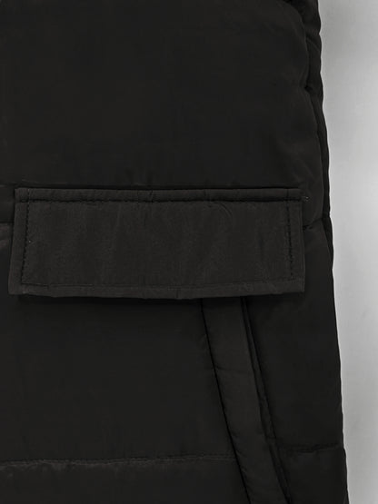 Women’s long hooded coat with zipper closure and pockets