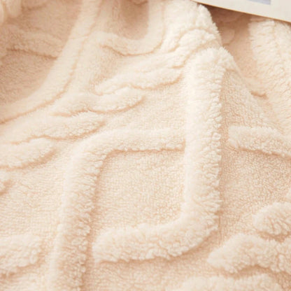 Coral fleece blanket with geometric jacquard pattern