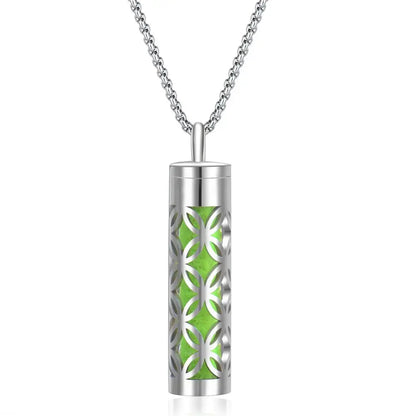 Aromatherapy diffuser necklace with geometric locket pendant