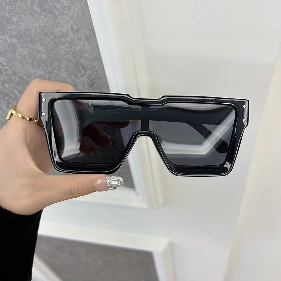 Sunglasses oversized square frame with gradient lenses