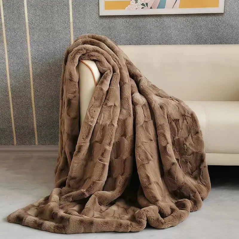Faux fur throw blanket with double-layer Raschel knit