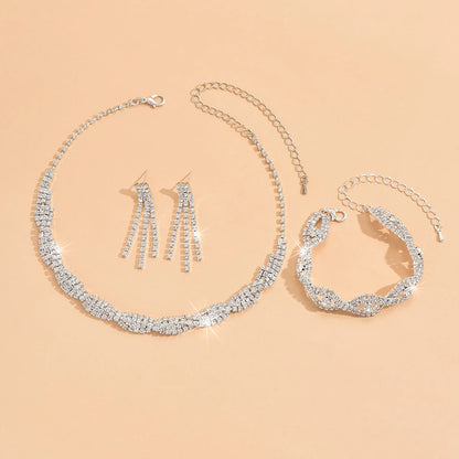 4-piece fashionable women's jewelry set with claw chains, rhinestones, necklaces, earrings, bracelets, gorgeous jewelry accessor