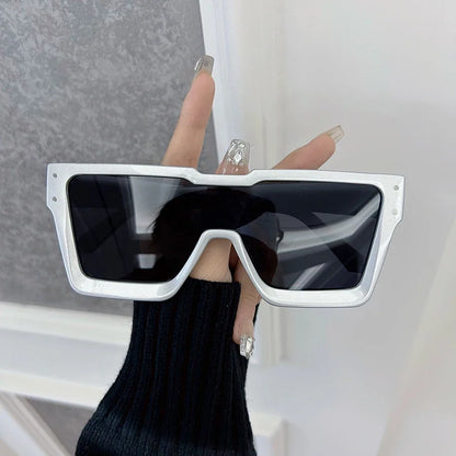 Sunglasses oversized square frame with gradient lenses and thick rims