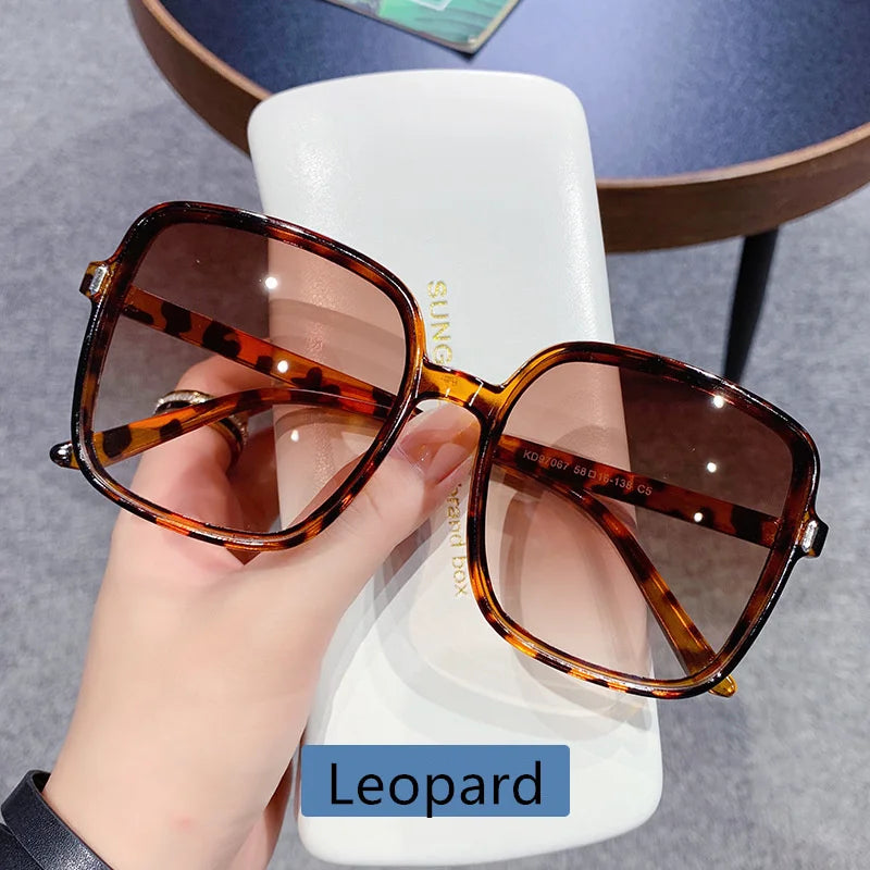 Oversized Sunglasses with Mirrored Gradient UV400 Lenses for Women