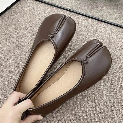 Women's split-toe tabi ballet flats with knot detail