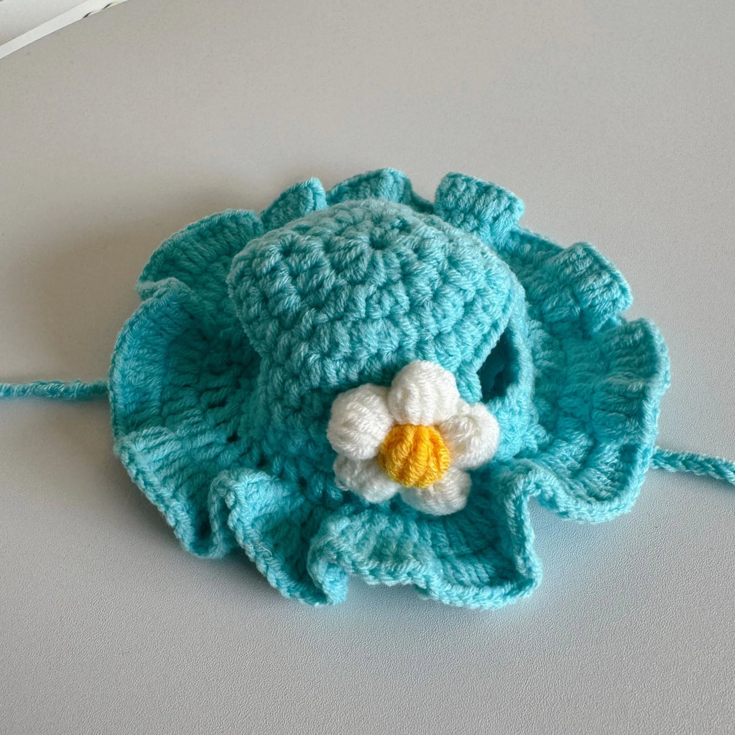 Soft Hat Hand-Crocheted with Elastic Fit for Cats Photo Prop
