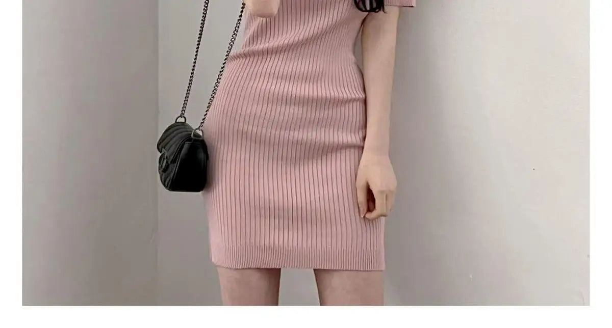 Breathable Dress with V-Neck and Empire Waist Knee Length for Effortless Daytime Style