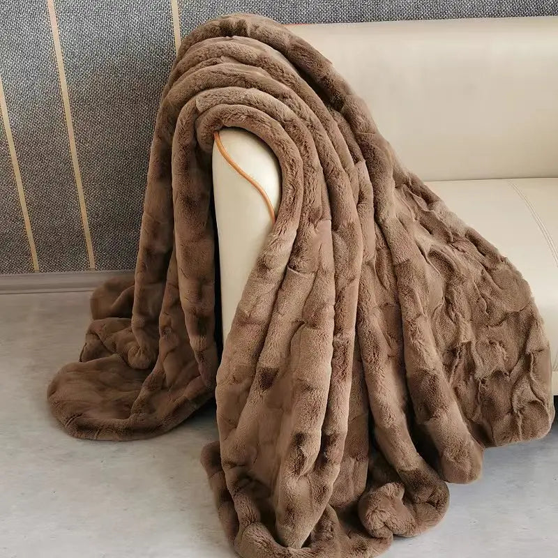 Faux fur throw blanket with double-layer Raschel knit