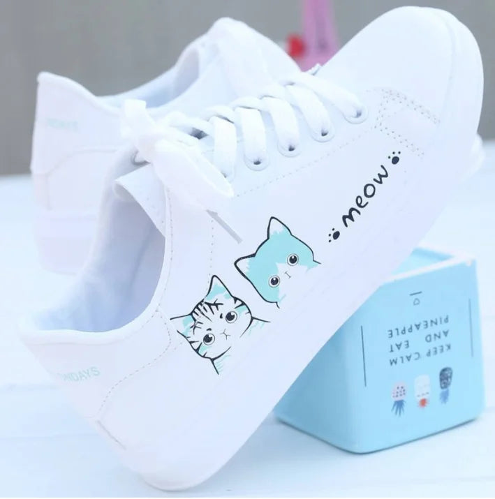 New 2026 Designer Shoes Women Running Spring Autumn Fashion White Breathable Embroidered Flower Lace-Up Casual Sneakers Zapatos De Mujer