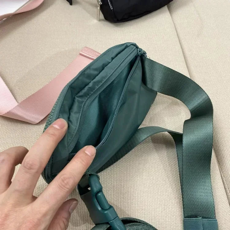 Lightweight Waist Bag for Yoga and Running with Secure Pocket