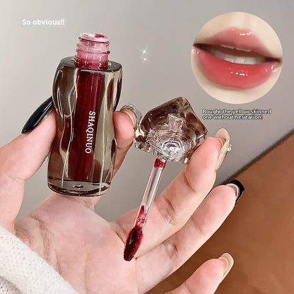 Glassy Lip Gloss with Hydrating Shine in Six Everyday Wear Shades